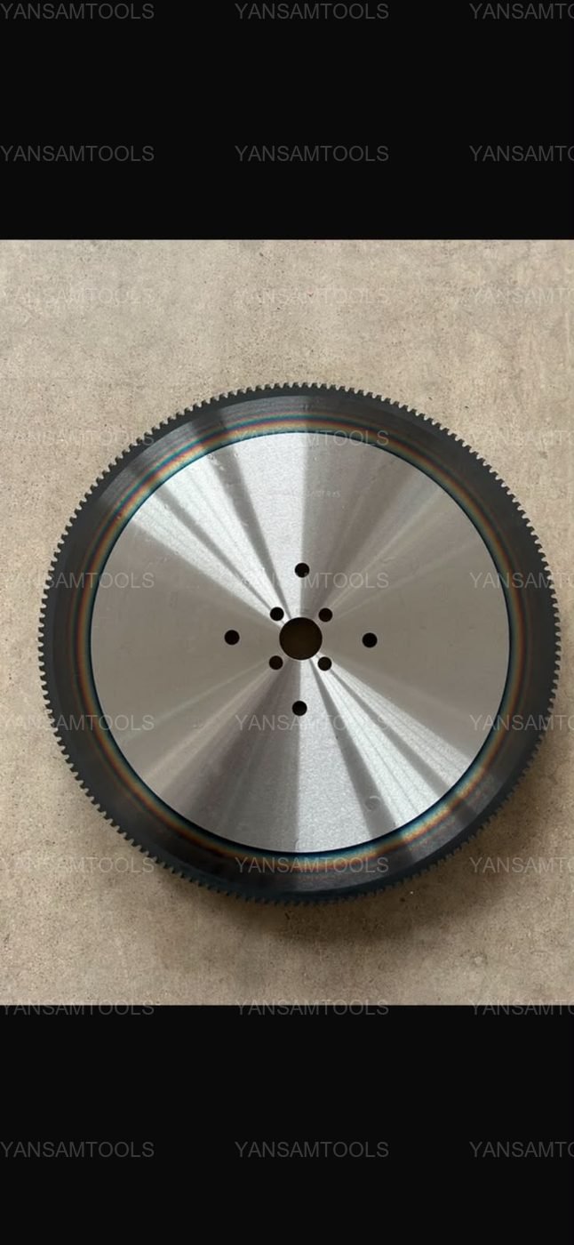 Cermet flying saw blade body and mounting hole example
